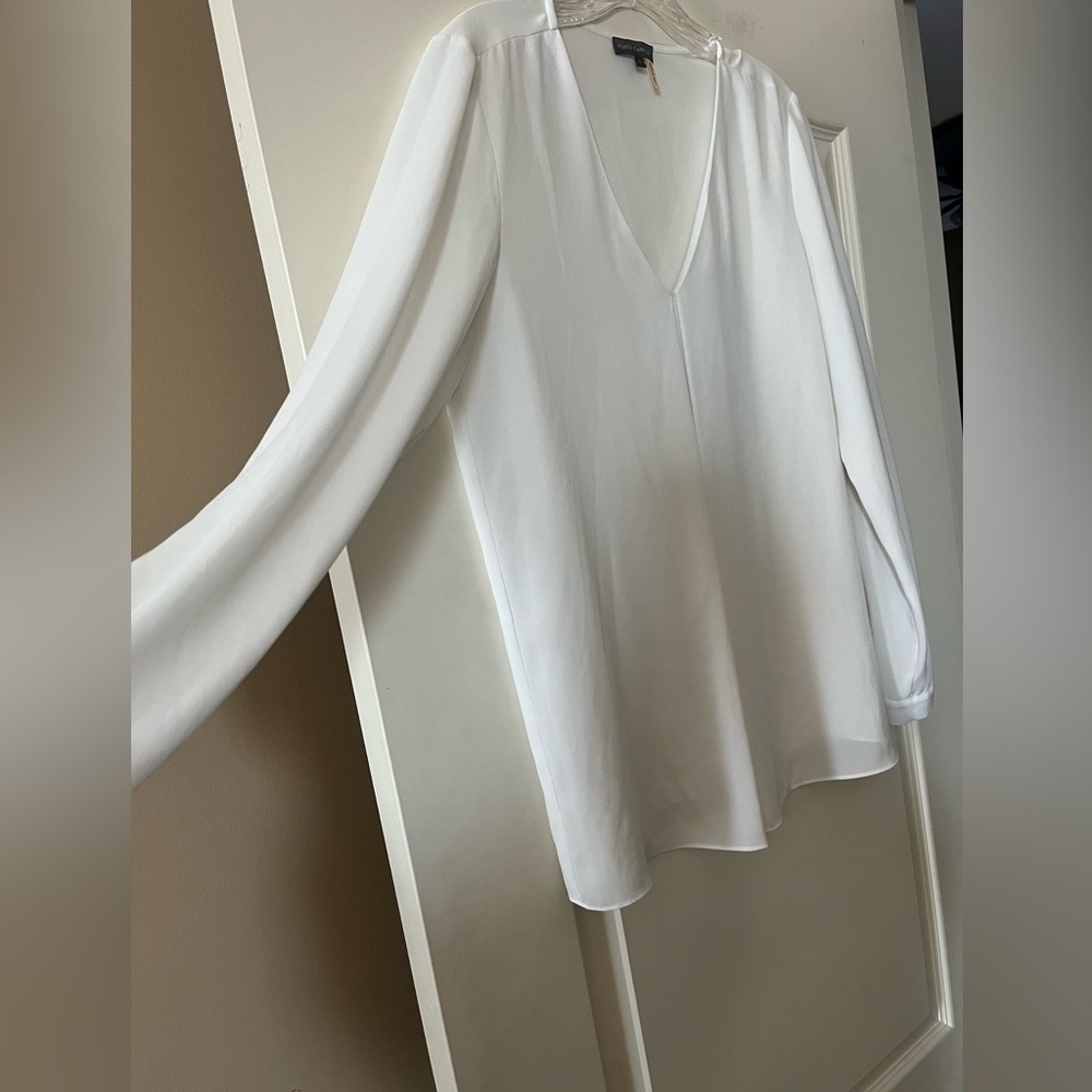 Vince Camuto Elegant White V-Neck Flowy Blouse Women’s Size Small Oversized - Picture 9 of 14